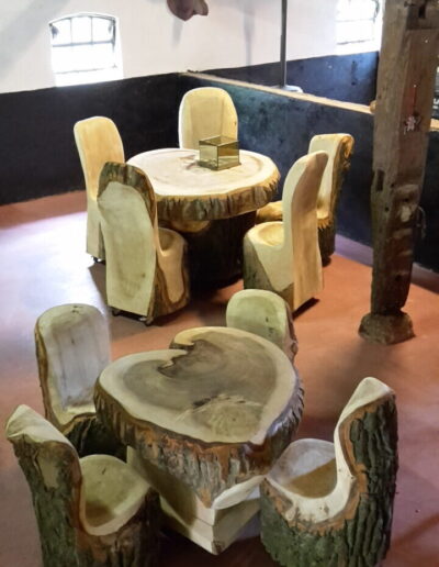 Boomstoelen en boomtafels in populier tafels 80cm
