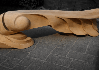 Design houten bank in acacia hout abstract en functioneel